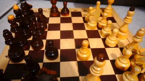 Playing chess slow motion 스톡 동영상 85583751