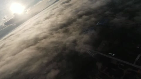 Playing with the cloufds 库存影片 262086372