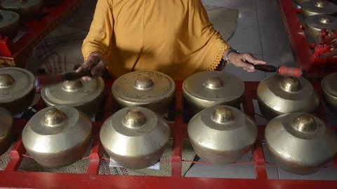 Playing gamelan Video stock 145105913