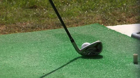 Playing golf close-up Vídeo Stock 8966622
