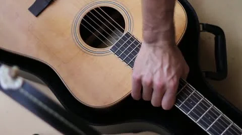 Playing the Guitar Video stock 21251875