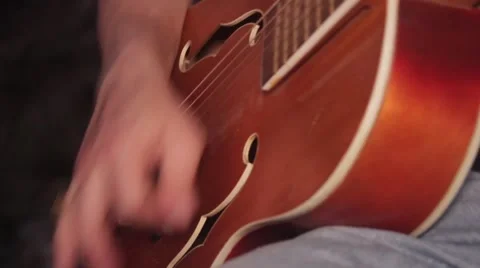 Playing guitar 스톡 동영상 51364542