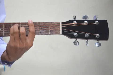 Playing guitar 库存照片