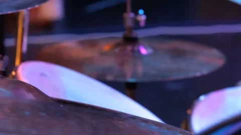 Playing musical instruments, cymbals. Percussion musical instrument close-up. Vídeos de archivo 328253288