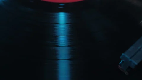 Playing an Old Vinyl Record 動画素材 236728453