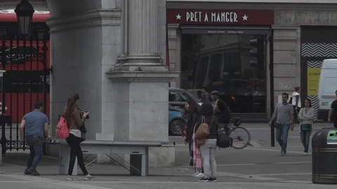 Playing table tennis at Marble Arch - Iconic landmark in the heart of London, UK Stock Footage 93204148