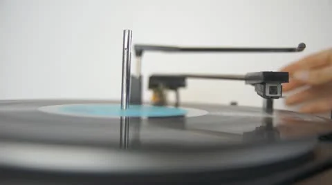 Playing vinyl record Video stock 12400368