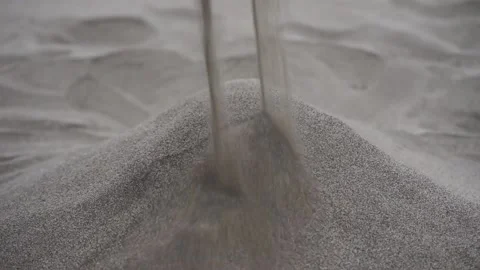 Playing white sand on the beach Видео 198679386