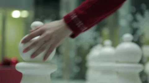 Plays in big Chess 動画素材 20615797