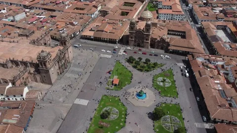 Plaza de armas cusco peru showing tourists visiting famous landmark Stock Footage 337807097