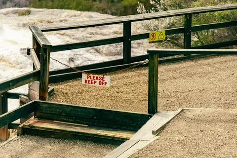 Please Keep Off Closed Scenic Trail Area Foto stock