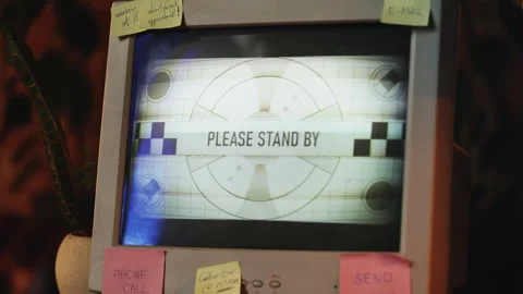 Please stand by warning message on vintage computer screen, connection failure Stock Footage 321085128