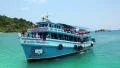 Pleasure boat docks to the shore of the island in Thailand HD Footage