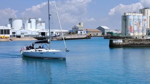 Pleasure boat Video stock 312728738