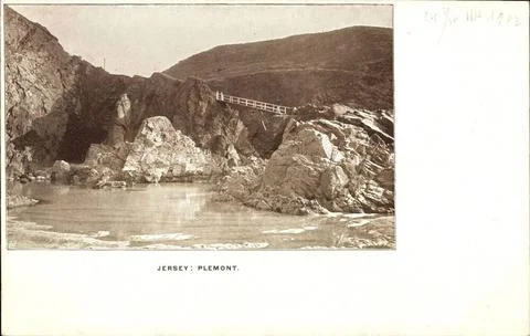 Plemont Jersey Kanalinseln, Brücke über Felsen führend *** Plemont Jersey  Stock Photos