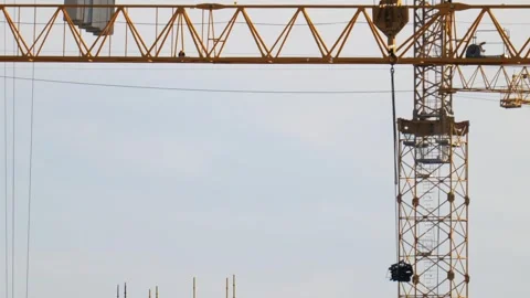 Plenty of cranes working on the mega construction in Saudi Arabia Stockbeeldmateriaal 285325933