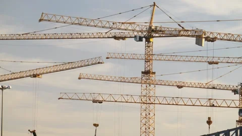 Plenty of cranes working on the mega construction in Saudi Arabia Stockbeeldmateriaal 285326086