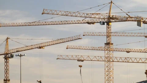 Plenty of cranes working on the mega construction in Saudi Arabia Stockbeeldmateriaal 285326201