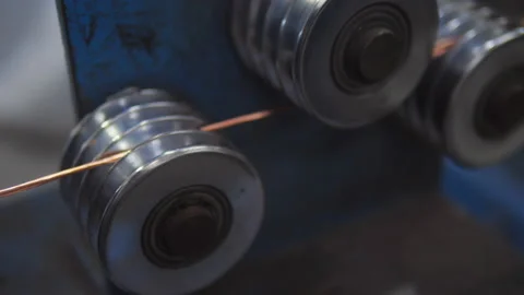 The plot line of drawn copper wire at the factory for the manufacture of Vídeos de archivo 123961359
