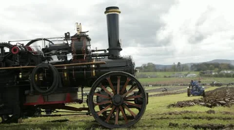 Ploughing Demonstration using two Traction Engines Video stock 11058408