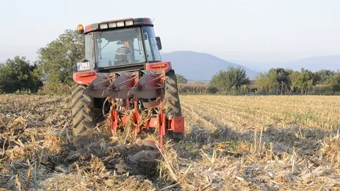 Ploughing the Fields 库存影片 91869644