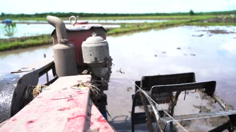 Plow machine Stock-Footage 221731666