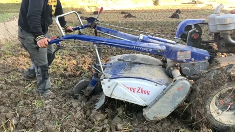 Plowing time 動画素材 143184194