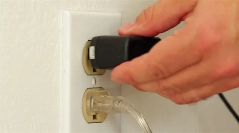 Plugging in Unplugging charger 스톡 동영상 46154808