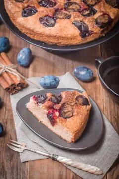 Plum cake with cinnamon Foto stock