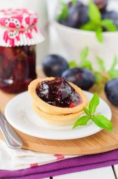 Plum, Orange and Mint Jam in Small Tart Shells (Tartlets) Stock Photos