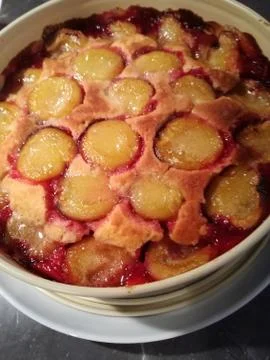 PLUMB-CAKE in  baking-form Stock Photos