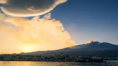 Plume of volcanic ash during the eruption of volcano Stock Footage 100715633