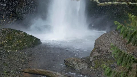 The plunge pool at Latourell falls. 스톡 동영상 88222245