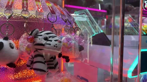 Plush Toy Claw Machine in Bangkok Thailand Vídeos de archivo 345832096