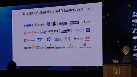 PM Benjamin Netanyahu presenting multinational R&amp;D centers Видео 97390232