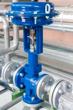 Pneumatic control valve in a steam heating system 库存照片