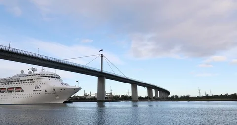 P&O Cruise ship Pacific Dawn passing under the West Gate Bridge in Melbourne. Stock Footage