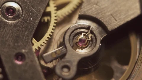 Pocket watch going. Time lapse. Stockbeeldmateriaal 83932402