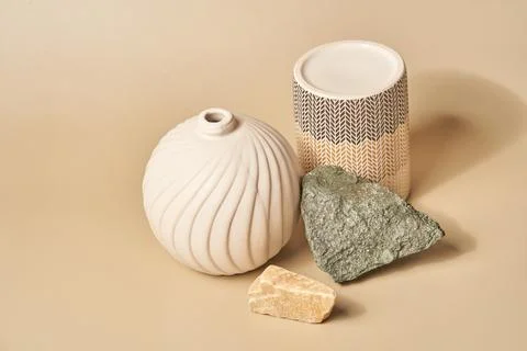 The podium is a product presentation platform consisting of a porcelain object Stock-Fotos