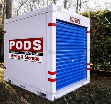 PODS Moving &amp; Storage storage containers used for moving and temporary storage. Fotos de archivo