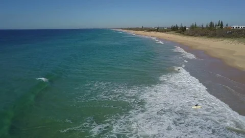 Point Cartwright Beach, Mooloolaba, Queensland, Australia 動画素材 78992561
