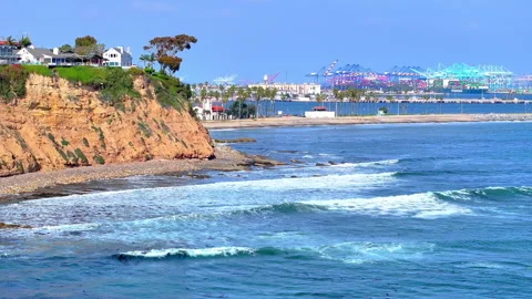 Point Fermin Coastal Cliffs  Port of Los Angeles San Pedro California 4K Vidéo 335584120