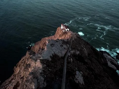 Point Reyes lighthouse on top of a cliff 스톡 사진
