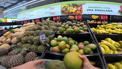 Point of view buying mango in the market. first person view shopping 스톡 동영상 149279126