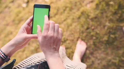 Point Of View: Hands using smartphone CHROMA KEY. SLOW MOTION 120 fps 4K Stock-Footage 65364172