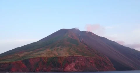 The point of view of the person standing on the deck of the Stromboli volcano Vídeo Stock 156237786