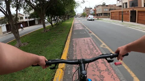 Point of view riding a bicycle on a tarnished bike path Video stock 141689159