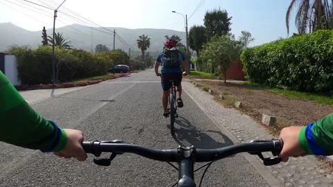 Point of view riding a bicycle through the streets of the casuarnias  Видео 143011008