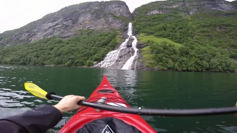 Point of view shot of a man kayaking on river Vídeo Stock 114883037