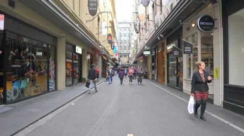 Point of view shot of walking along Degraves Street in Melbourne, Australia. Video stock 59113606